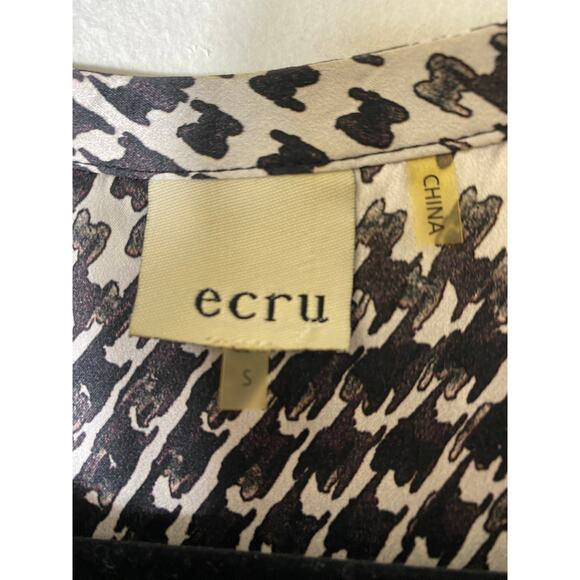 ecru Top. Sleeveless. Loose Fit. Longer Back Sz S - Picture 3 of 3